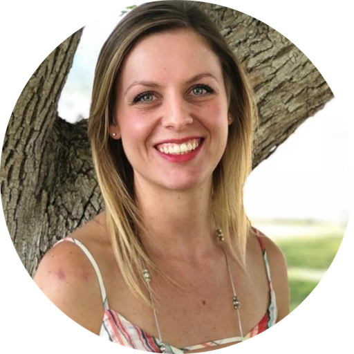 Tara Stearns headshot